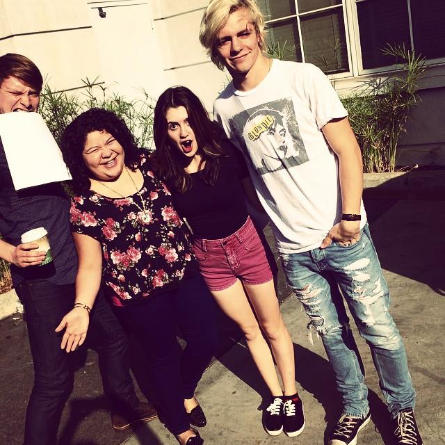 is austin and ally dating in the show